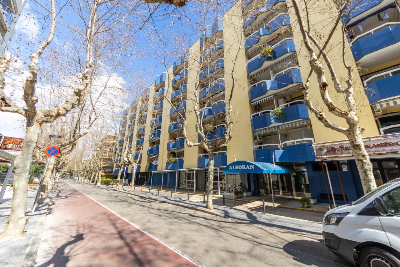 Apartamentos Alboran-Arysal Salou Bagian luar foto