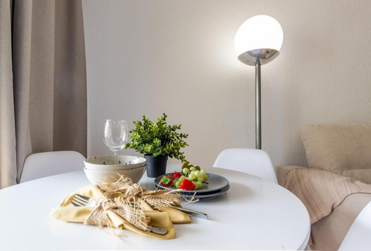 Apartamentos Alboran-Arysal Salou Bagian luar foto