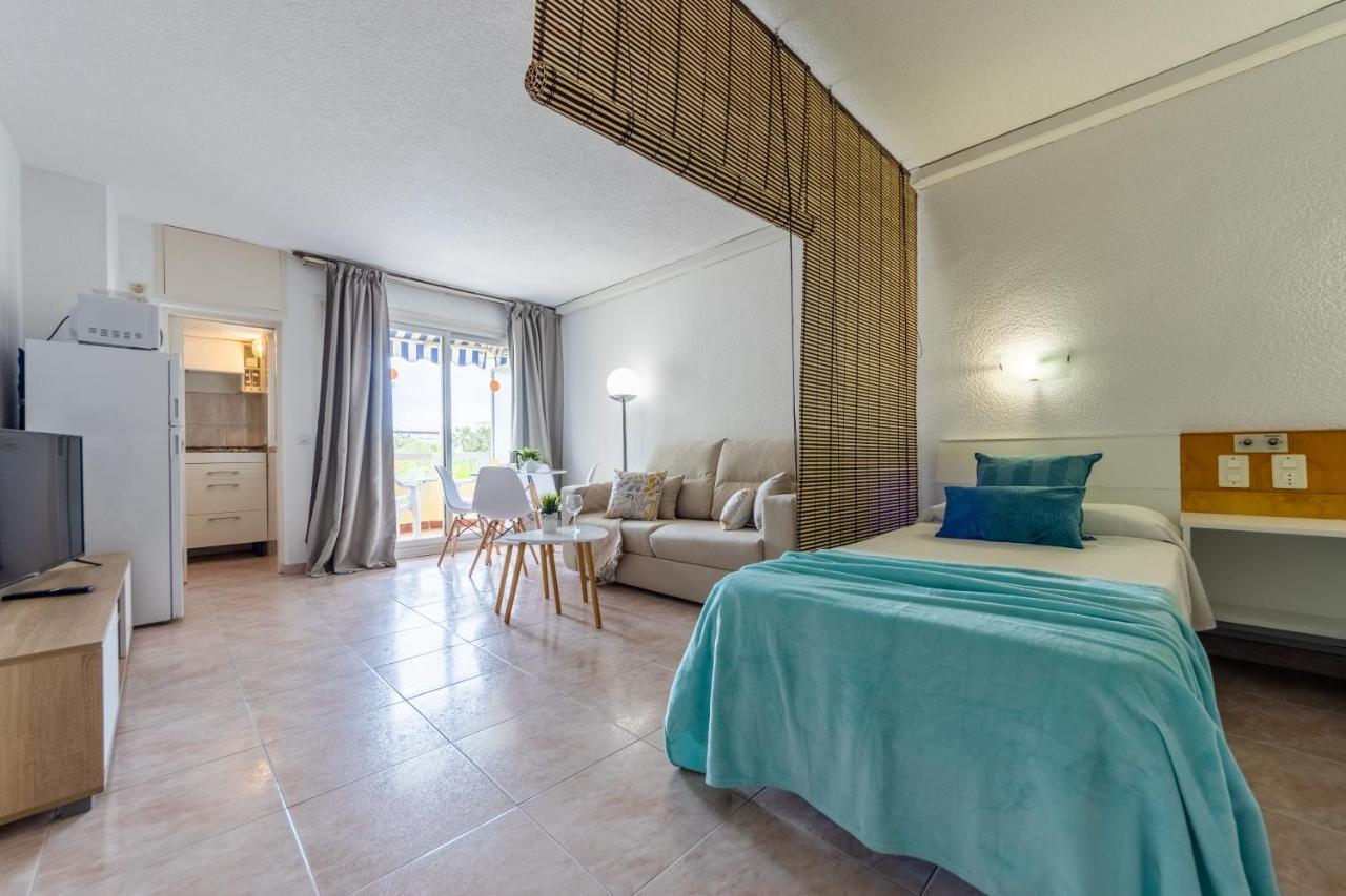 Apartamentos Alboran-Arysal Salou Bagian luar foto